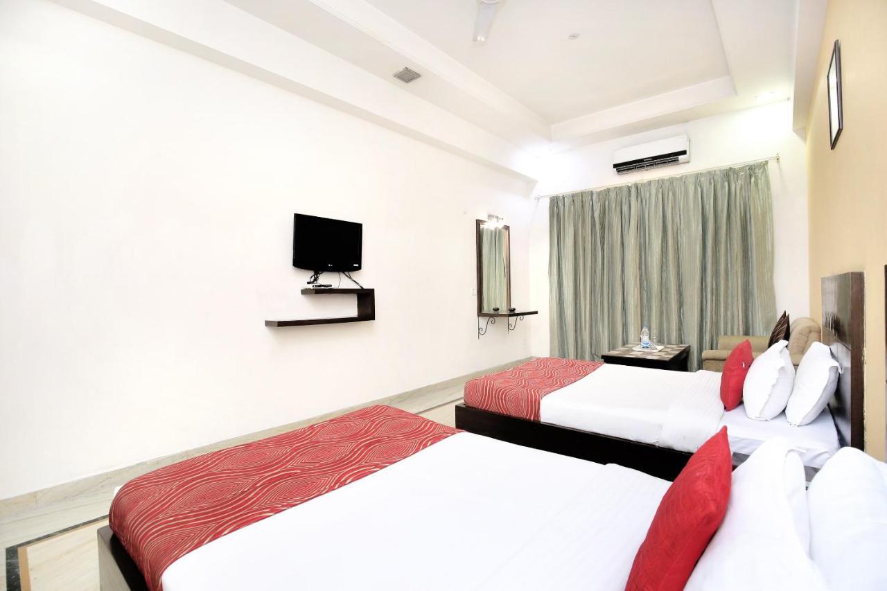 Capital O 15395 Hotel 42 Αμριτσάρ Εξωτερικό φωτογραφία