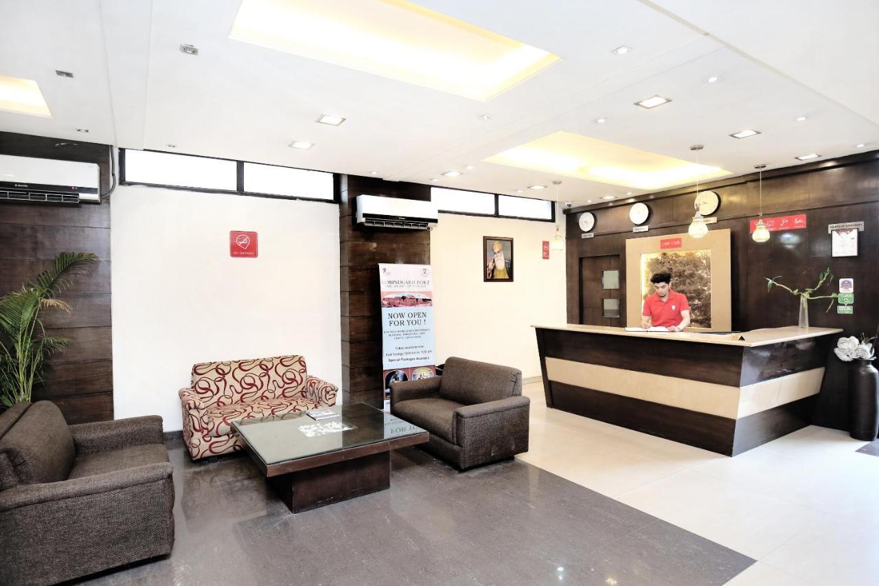 Capital O 15395 Hotel 42 Αμριτσάρ Εξωτερικό φωτογραφία
