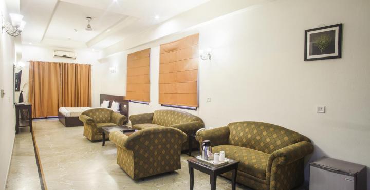 Capital O 15395 Hotel 42 Αμριτσάρ Εξωτερικό φωτογραφία