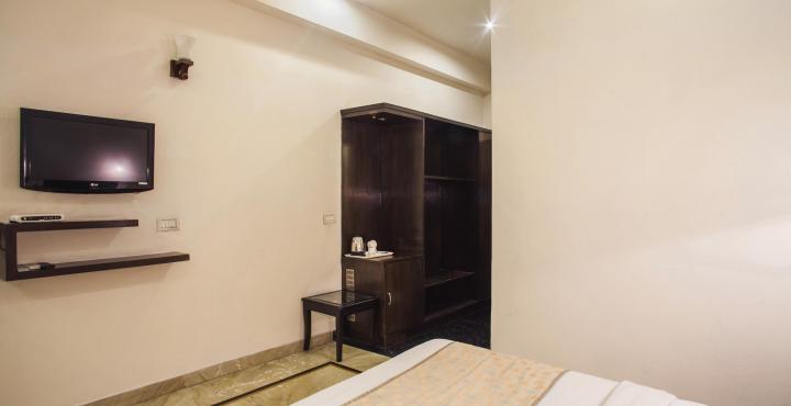 Capital O 15395 Hotel 42 Αμριτσάρ Εξωτερικό φωτογραφία